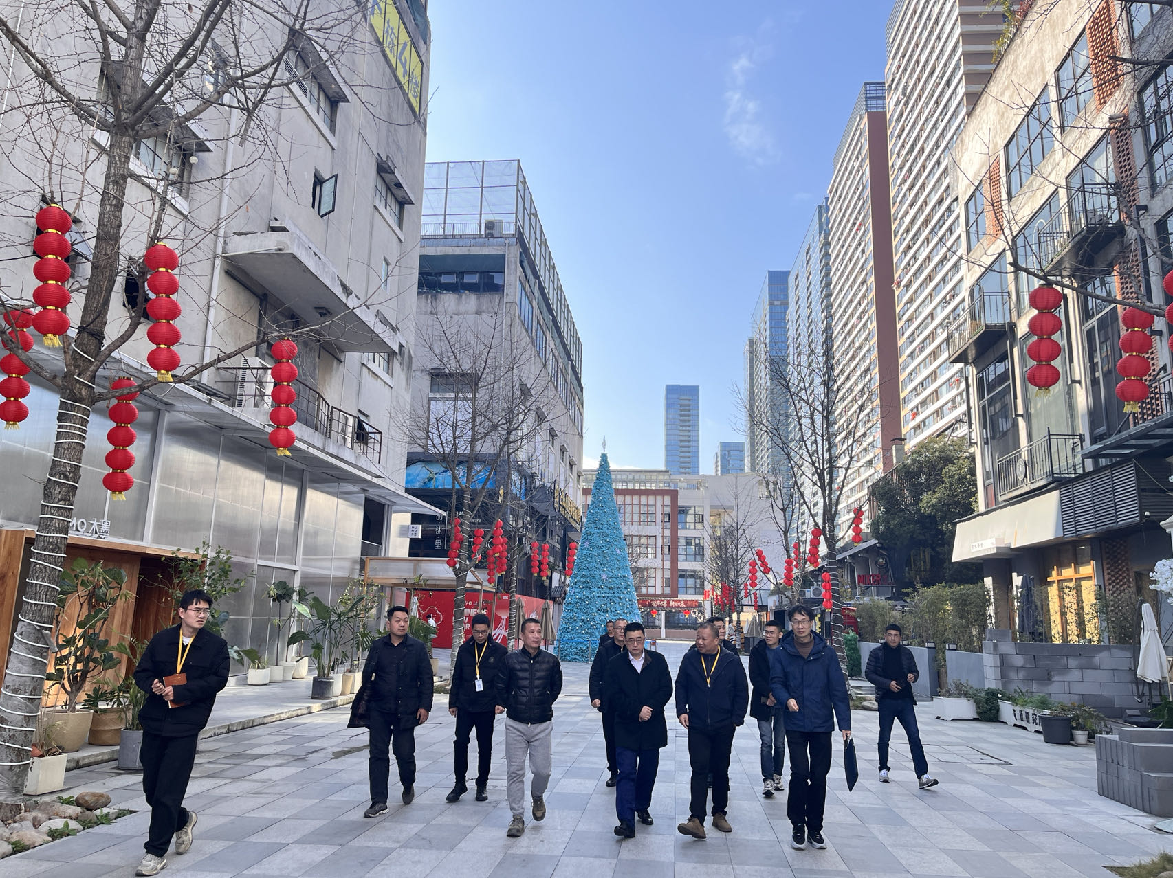 市國資委黨委書記、主任包光許赴面粉公司所屬米房物業(yè)督導(dǎo)檢查節(jié)前安全生產(chǎn)工作