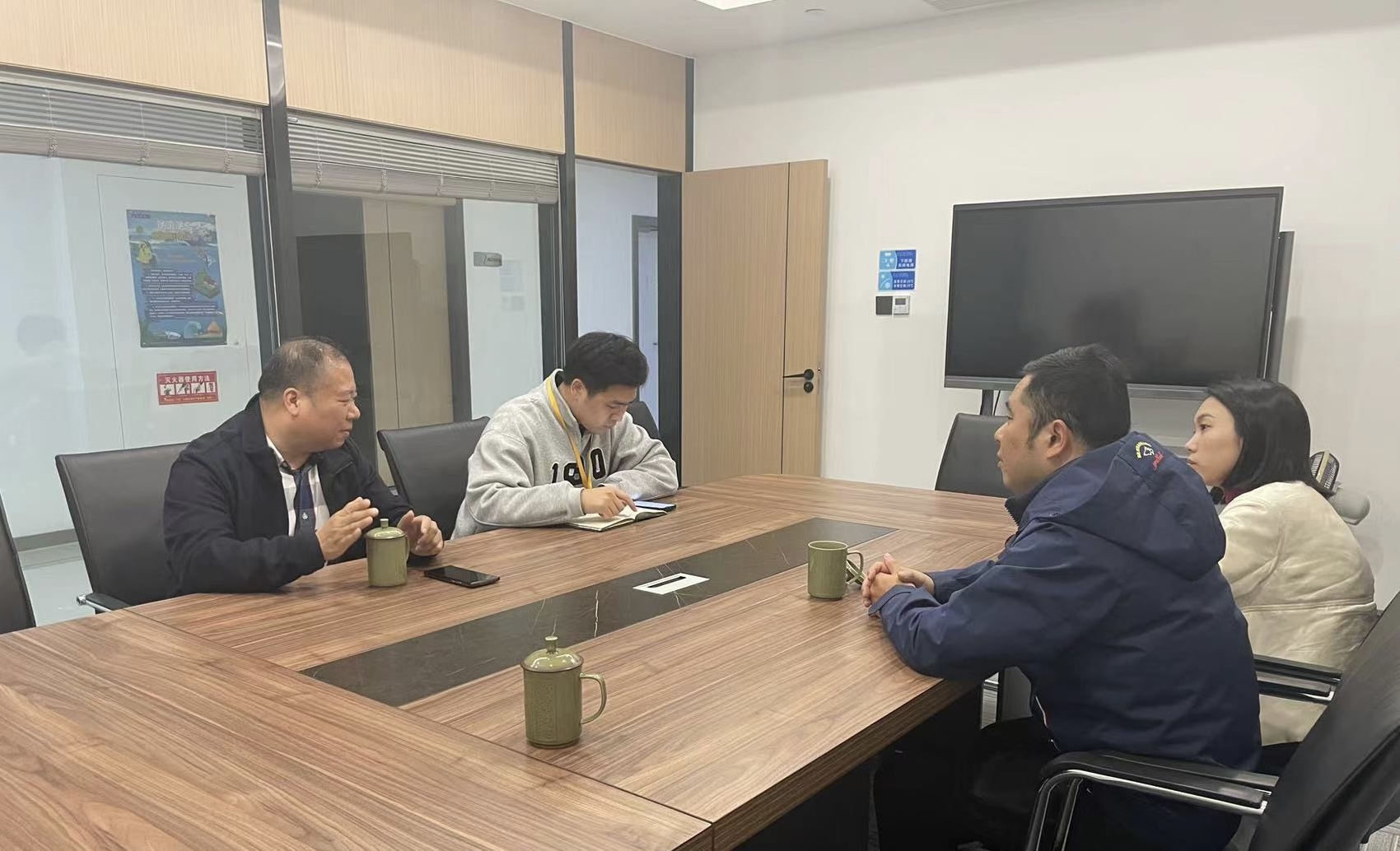 雙嶼街道黨工委委員、紀(jì)工委書記葉鋒一行赴面粉公司考察調(diào)研