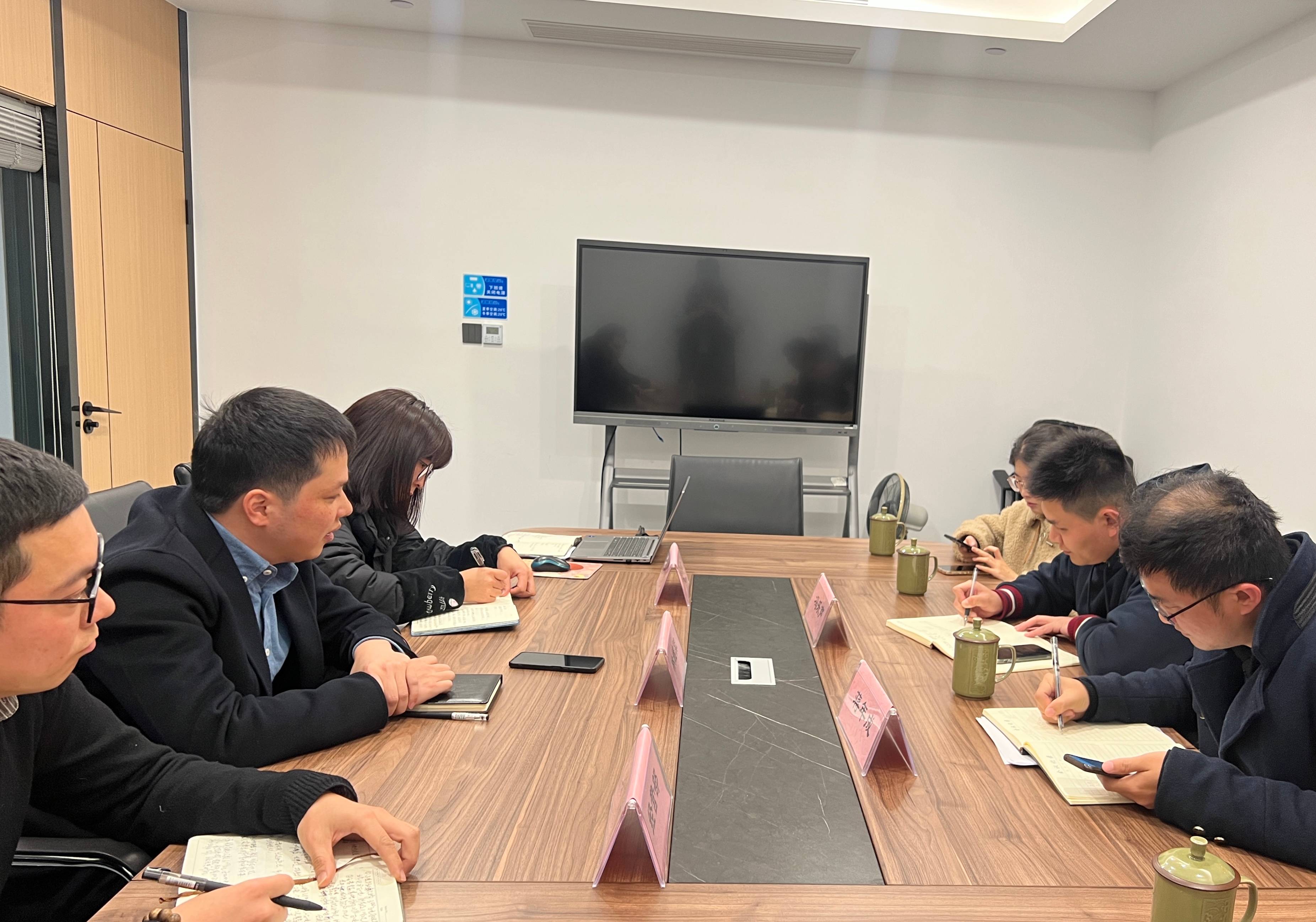 鹿城區(qū)商務(wù)局聯(lián)合雙嶼街道赴面粉公司開展交流走訪